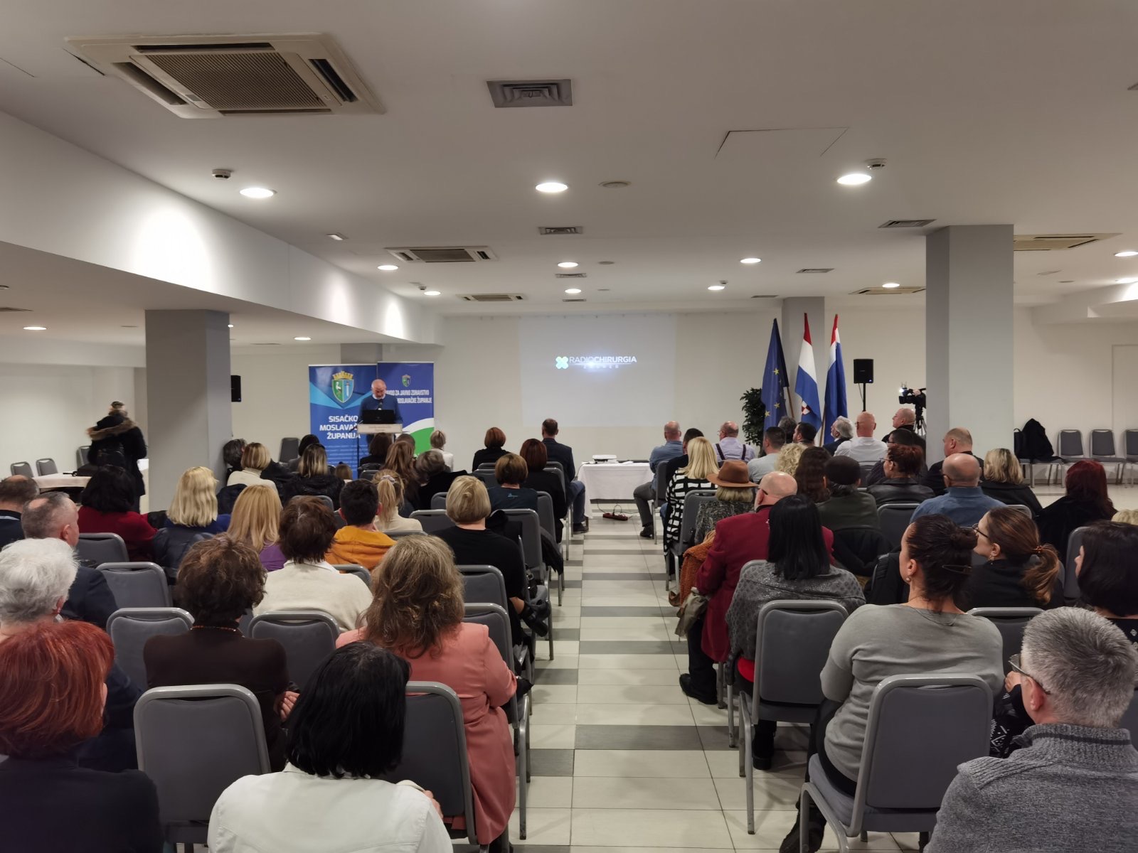 Sisačko-moslavačka županija, Zavod za javno zdravstvo SMŽ i Hrvatski liječnički zbor organizirali su u Sisku, u srijedu, 8. veljače 2023. stručni skup u povodu Svjetskog dana prevencije karcinoma. Skupu je nazočio zamjenik župana Mihael Jurić koji je ovom prilikom još jednom zahvalio zdravstvenim djelatnicima SMŽ.