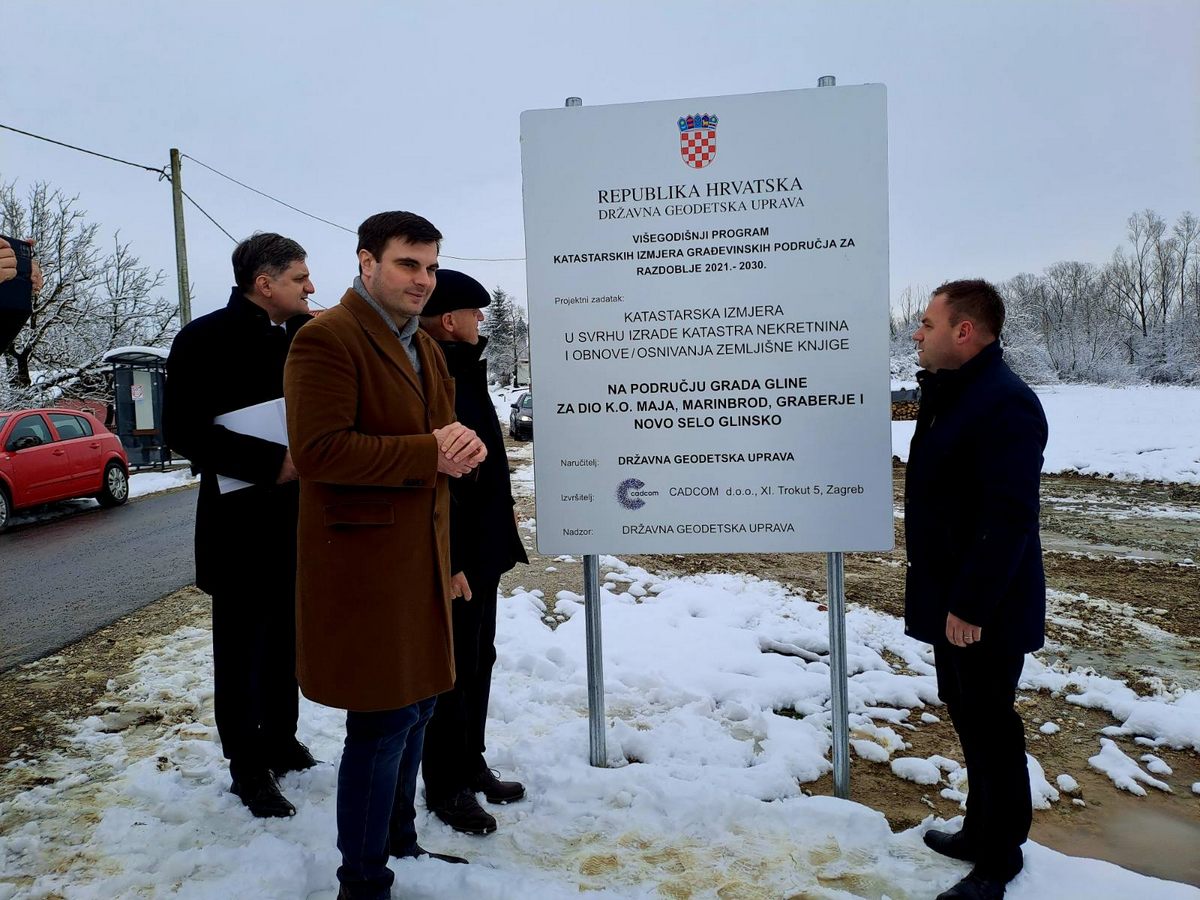U Novom Selu Glinskom službeno su u ponedjeljak, 27. veljače 2023. godine,  otvoreni radovi katastarske izmjere na području grada Gline. Otvaranju su nazočili potpredsjednik Vlade RH, ministar prostornog uređenja, graditeljstva i državne imovine Branko Bačić i ministrica poljoprivrede Marija Vučković, sisačko-moslavački župan Ivan Celjak sa suradnicima, državni tajnik Domagoj Orlić te gradonačelnik Gline Ivan Janković sa suradnicima. 