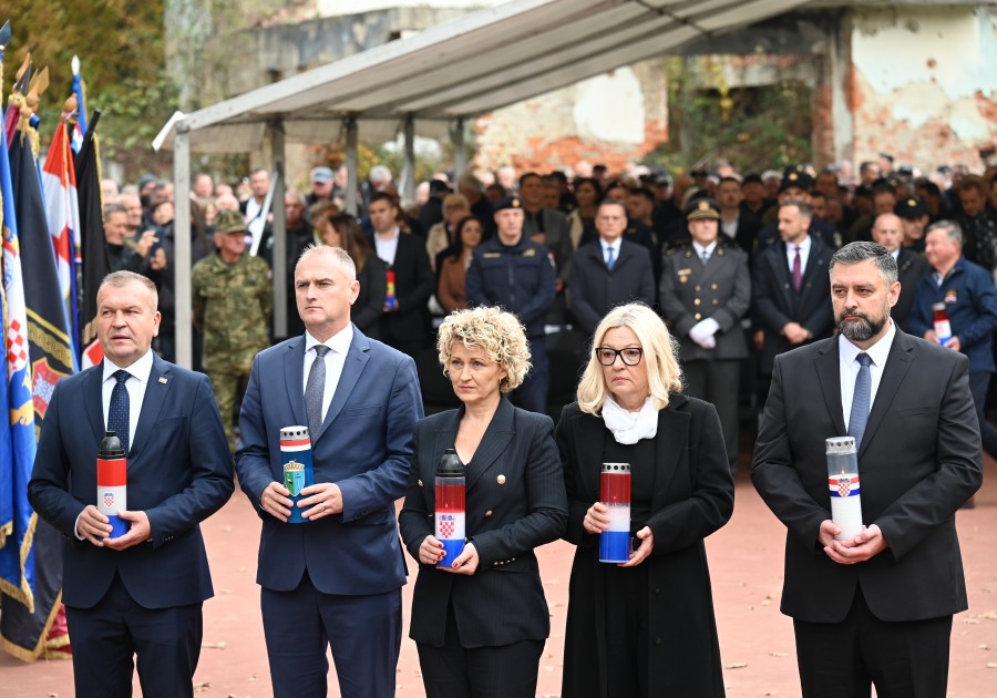 Komemoracija na Trokutu u spomen na 314 poginulih hrvatskih branitelja