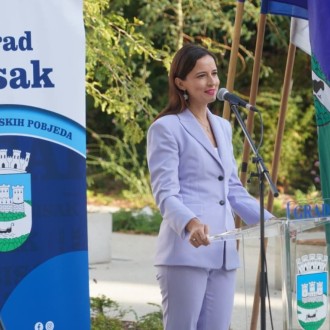 U Sisku održana izložba dječjih radova „Dajem ti srce, grade moj“