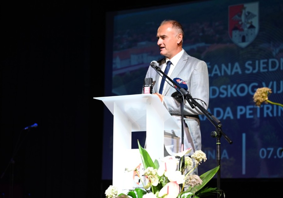 SVEČANOM SJEDNICOM OBILJEŽEN DAN GRADA PETRINJE