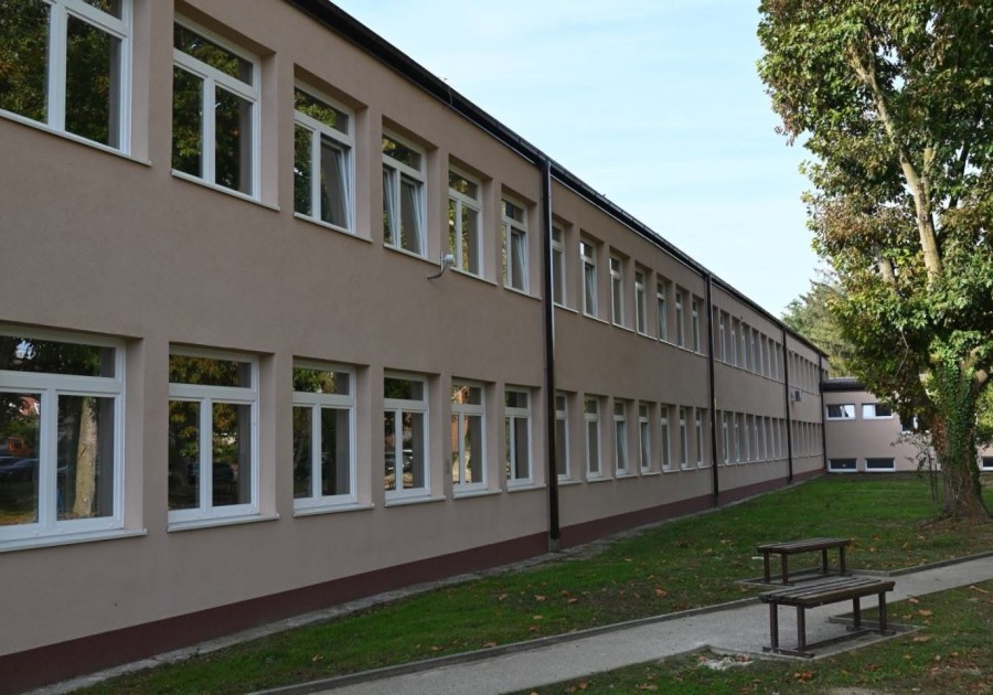 ZAVRŠENA ENERGETSKA OBNOVA TEHNIČKE ŠKOLE KUTINA VRIJEDNA VIŠE OD 2,1 MILIJUN EURA