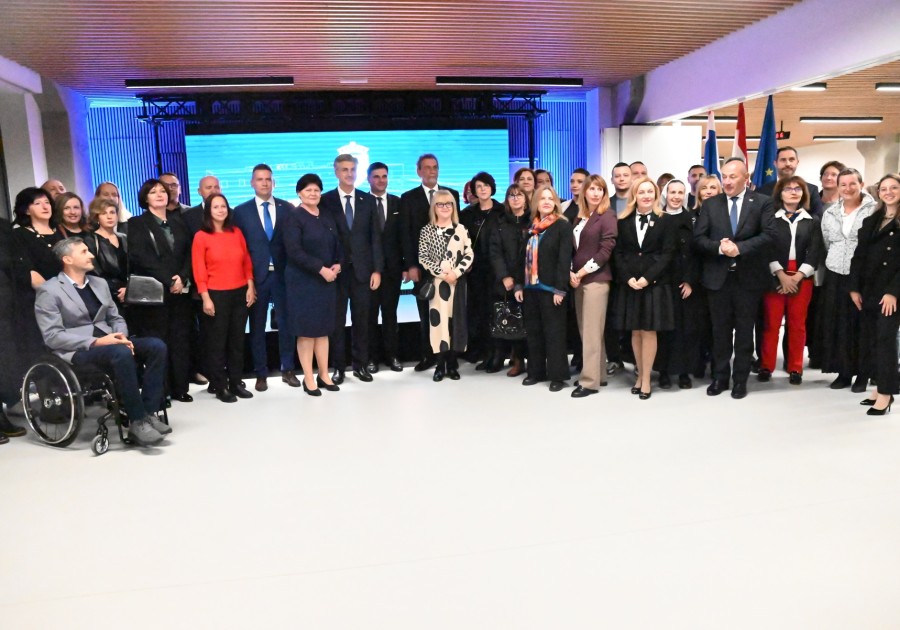 SVEČANO OTVORENA NOVA ZGRADA EKONOMSKE ŠKOLE SISAK