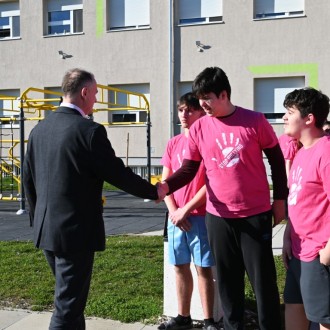 STOP VRŠNJAČKOM NASILJU- OBILJEŽEN DAN RUŽIČASTIH MAJICA U UČENIČKOM DOMU SISAK