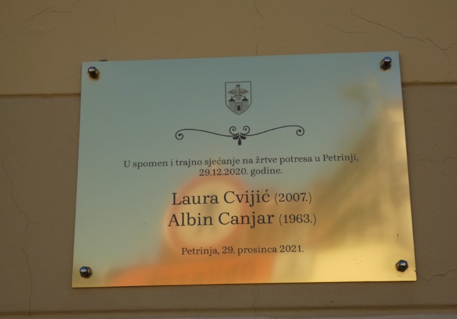 SJEĆANJE NA ŽRTVE PETRINJSKOG POTRESA