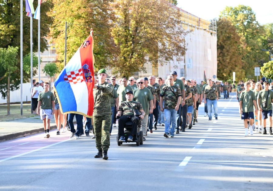 Svečanim programom obilježen Dan hrvatskih branitelja grada Siska