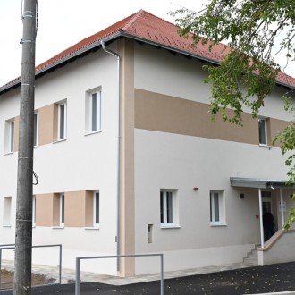 ULAGANJA KOJA MIJENJAJU SVAKODNEVICU: ŽUPAN CELJAK OBIŠAO OBNOVLJENU ŠKOLU I ZAVRŠENE CESTE U LEKENIKU